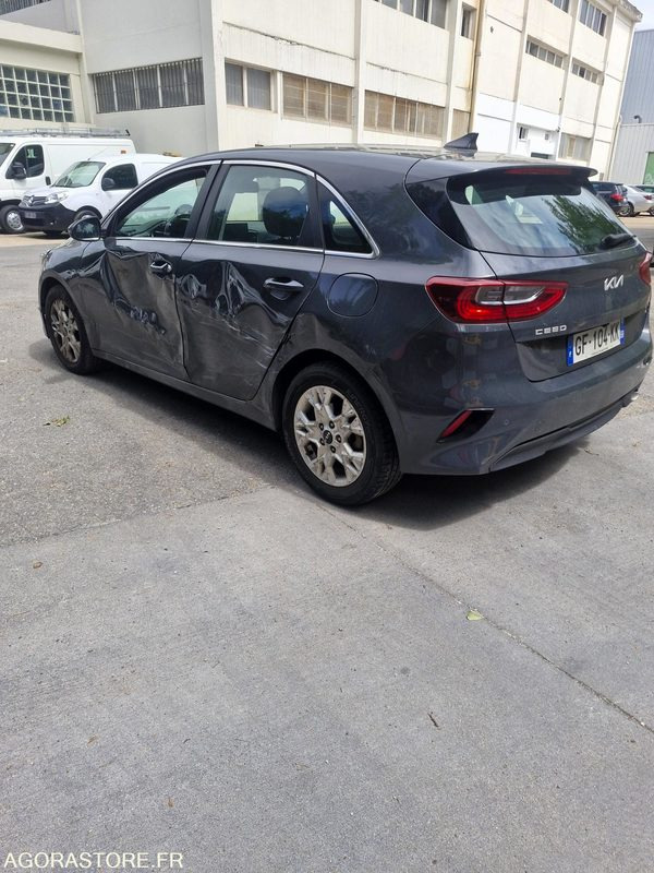 Kia ceed 1.0 TGDI BVM6 ACTIVE PROCEDURE VGE 43770 kms - Xe hơi: hình 3 Kia ceed 1.0 TGDI BVM6 ACTIVE PROCEDURE VGE 43770 kms - Xe hơi: hình 3