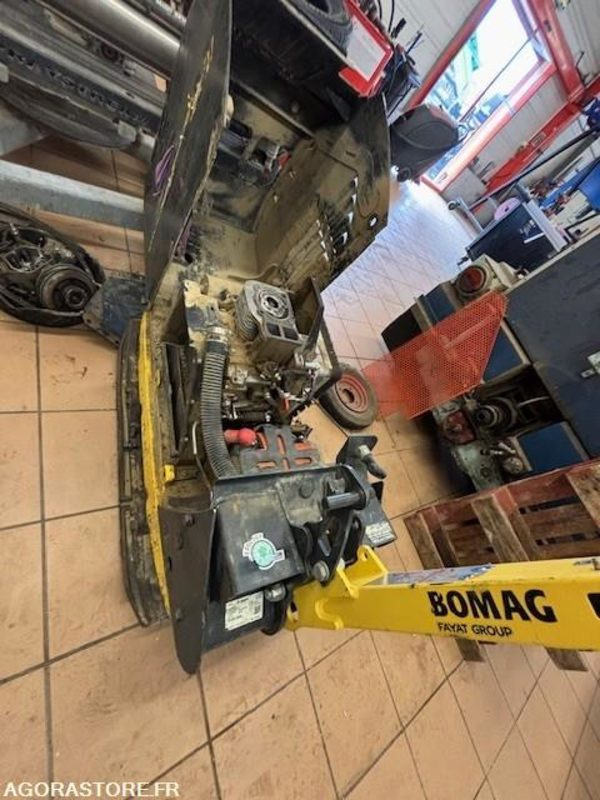 LOT DE 2 PLAQUES BOMAG BPR 60/65D/E ET BPR45/55D 2019 ET 2022 - Đĩa rung: hình 5 LOT DE 2 PLAQUES BOMAG BPR 60/65D/E ET BPR45/55D 2019 ET 2022 - Đĩa rung: hình 5