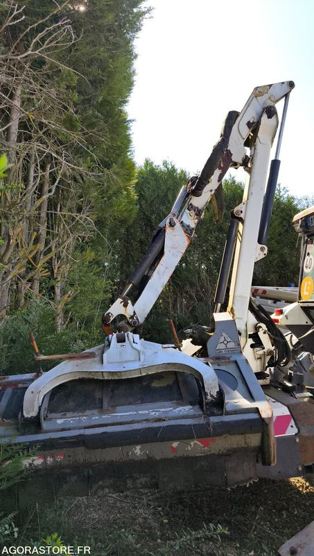 Lot Renault - Tracteur ergos 446 Roto 209 - 2009 et FAUCHEUSE NOREMAT VISIOBRA - Máy cày: hình 3 Lot Renault - Tracteur ergos 446 Roto 209 - 2009 et FAUCHEUSE NOREMAT VISIOBRA - Máy cày: hình 3