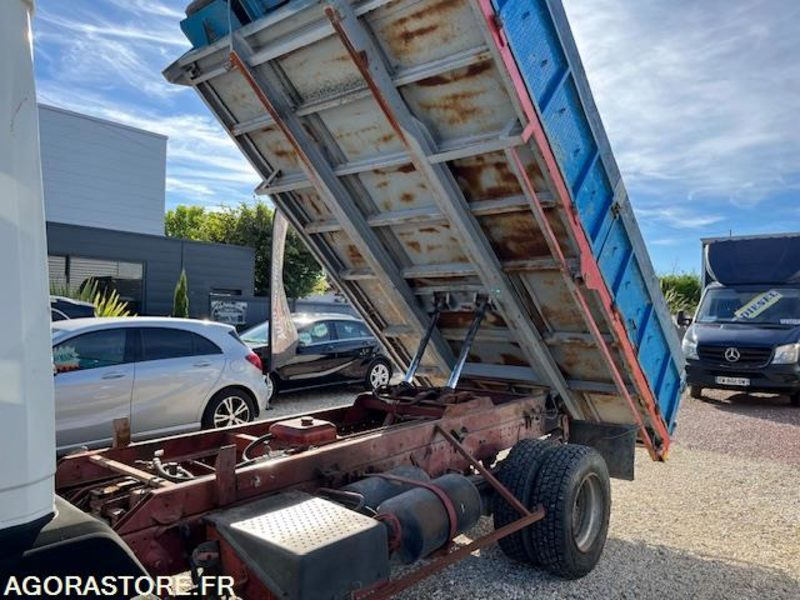 MERCEDES 809 D BENNE 7T5 - 1990 - 186 490km NOMBREUX TRAVAUX EFFECTUES/FACTURES - Xe ben nhỏ: hình 5 MERCEDES 809 D BENNE 7T5 - 1990 - 186 490km NOMBREUX TRAVAUX EFFECTUES/FACTURES - Xe ben nhỏ: hình 5