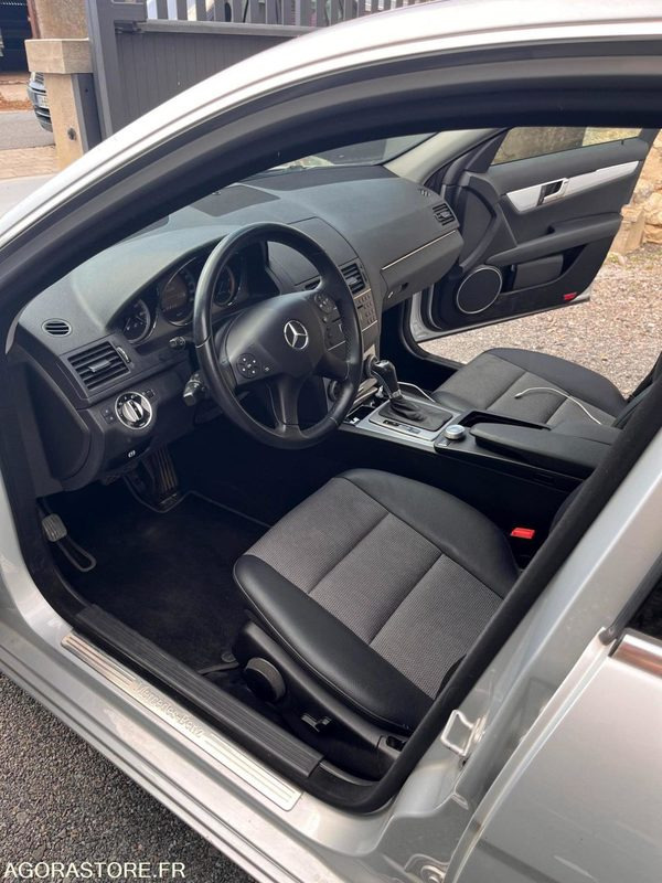 MERCEDES C220 CDI AVANTGARDE 2010 135200 km BVA - Xe hơi: hình 3 MERCEDES C220 CDI AVANTGARDE 2010 135200 km BVA - Xe hơi: hình 3