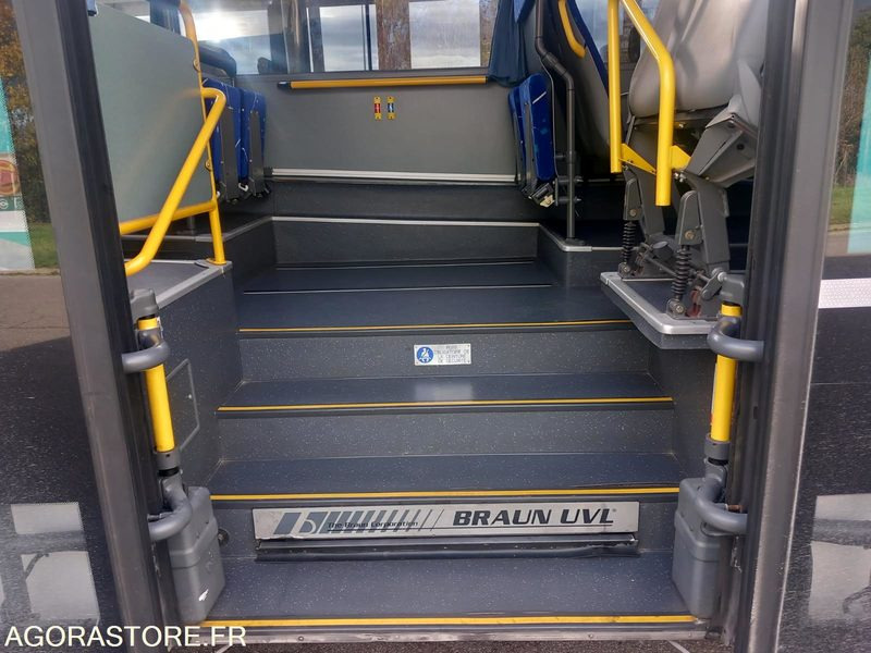 MERCEDES INTOURO N°083146 - Xe buýt trường học: hình 3 MERCEDES INTOURO N°083146 - Xe buýt trường học: hình 3