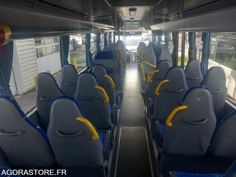 MERCEDES INTOURO N°083146 - Xe buýt trường học: hình 5 MERCEDES INTOURO N°083146 - Xe buýt trường học: hình 5