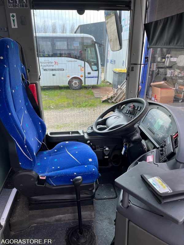 MERCEDES INTOURO N°093338 - Xe buýt trường học: hình 5 MERCEDES INTOURO N°093338 - Xe buýt trường học: hình 5