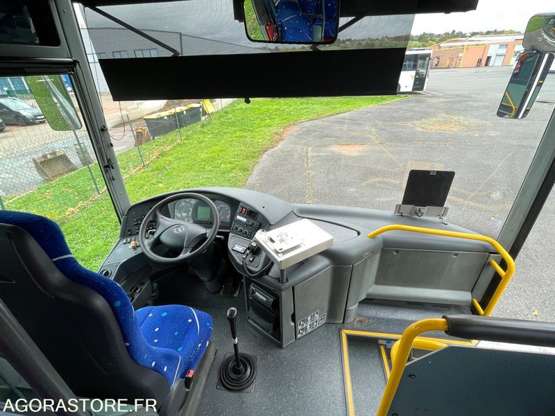 MERCEDES INTOURO N°095010 - Xe buýt trường học: hình 5 MERCEDES INTOURO N°095010 - Xe buýt trường học: hình 5