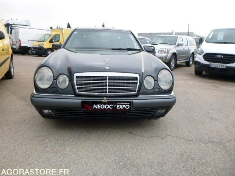 MERCEDES classe E 420 v8 W210 - 1996 - immatriculation espagnole - Xe hơi: hình 3 MERCEDES classe E 420 v8 W210 - 1996 - immatriculation espagnole - Xe hơi: hình 3