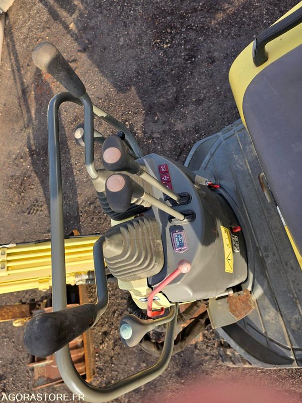 MINI-PELLE YANMAR VIO 10 - 2004 - 1952 HEURES - Máy xúc mini: hình 5 MINI-PELLE YANMAR VIO 10 - 2004 - 1952 HEURES - Máy xúc mini: hình 5