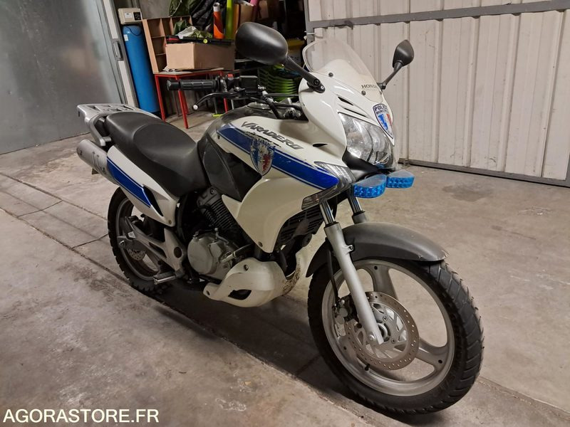 MOTO HONDA VARADERO 125 - Xe máy: hình 2 MOTO HONDA VARADERO 125 - Xe máy: hình 2