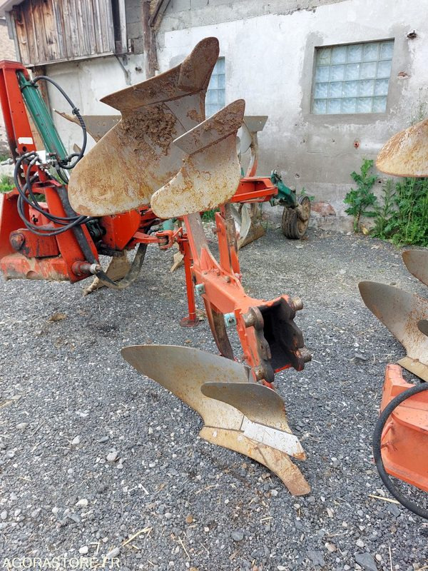 Charrue 4 corps Kuhn Master 121 - Máy móc nông nghiệp: hình 5 Charrue 4 corps Kuhn Master 121 - Máy móc nông nghiệp: hình 5