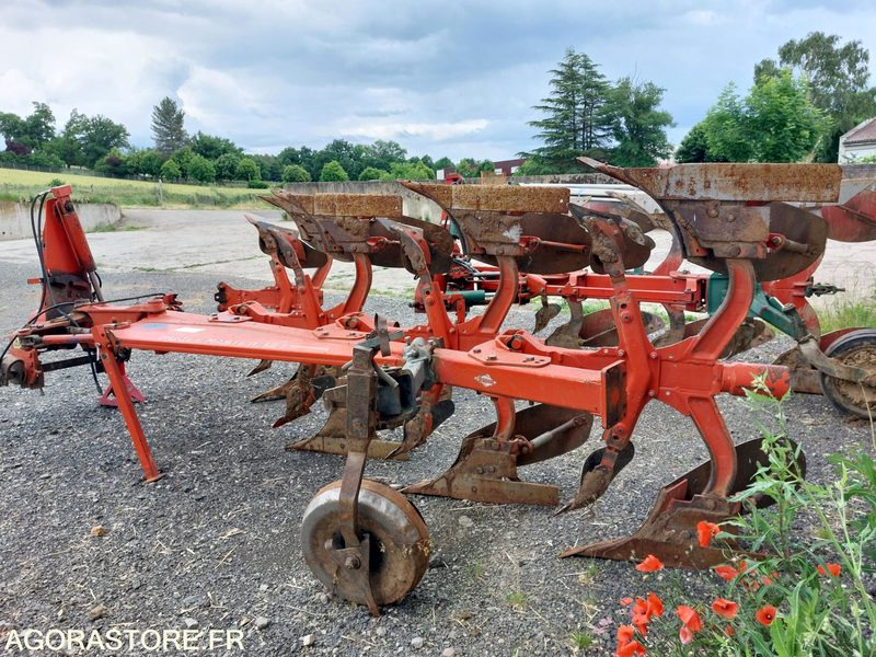 Charrue 4 corps Kuhn Master 121 - Máy móc nông nghiệp: hình 3 Charrue 4 corps Kuhn Master 121 - Máy móc nông nghiệp: hình 3