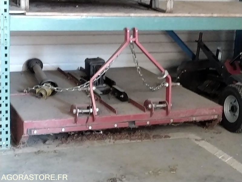 Gyrobroyeur - Máy móc nông nghiệp: hình 1 Gyrobroyeur - Máy móc nông nghiệp: hình 1