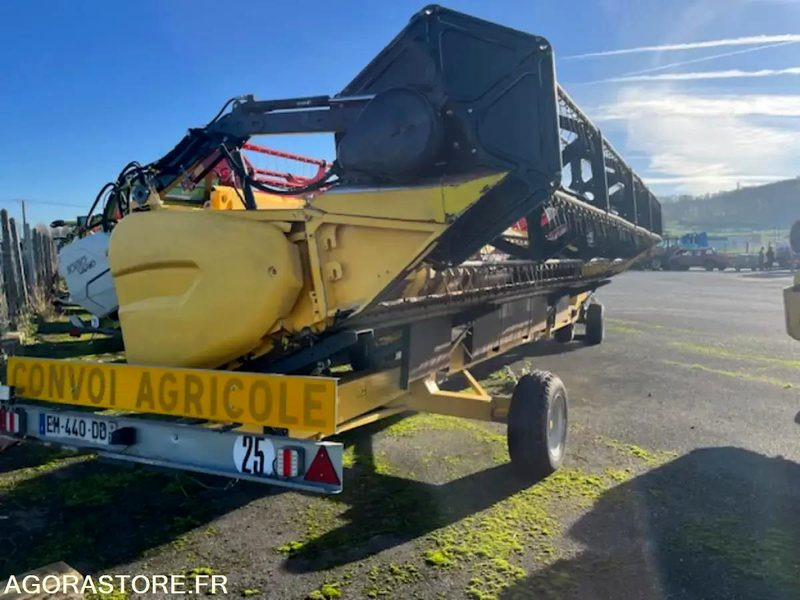 Máy móc nông nghiệp MOISSONNEUSE BATTEUSE NEW HOLLAND CR 8.80 - 2017 / 1847 HEURES: hình 20 Máy móc nông nghiệp MOISSONNEUSE BATTEUSE NEW HOLLAND CR 8.80 - 2017 / 1847 HEURES: hình 20