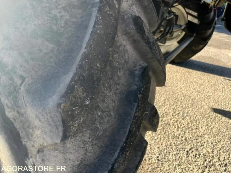 Máy móc nông nghiệp MOISSONNEUSE BATTEUSE NEW HOLLAND CR 8.80 - 2017 / 1847 HEURES: hình 17 Máy móc nông nghiệp MOISSONNEUSE BATTEUSE NEW HOLLAND CR 8.80 - 2017 / 1847 HEURES: hình 17