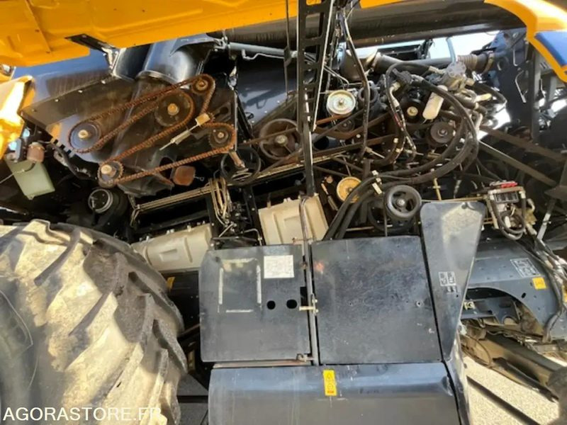 Máy móc nông nghiệp MOISSONNEUSE BATTEUSE NEW HOLLAND CR 8.80 - 2017 / 1847 HEURES: hình 18 Máy móc nông nghiệp MOISSONNEUSE BATTEUSE NEW HOLLAND CR 8.80 - 2017 / 1847 HEURES: hình 18