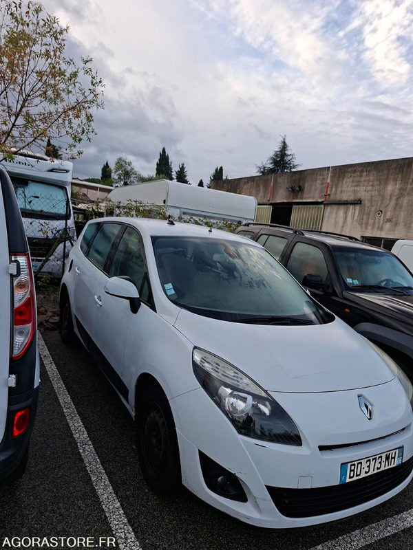 Megane Scenic - Xe hơi: hình 1 Megane Scenic - Xe hơi: hình 1