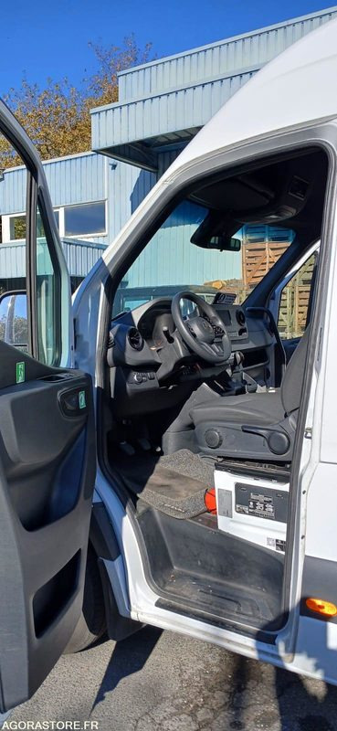 Mercedes sprinter 09/2021 BVM 22+1 places 120000kms - Xe bus mini, Xe van chở khách: hình 4 Mercedes sprinter 09/2021 BVM 22+1 places 120000kms - Xe bus mini, Xe van chở khách: hình 4