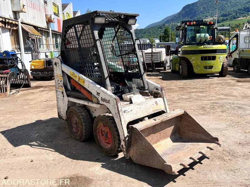 Mini-chargeuse Bobcat 463 - 2001 - 3055 heures - Máy xúc lật: hình 5 Mini-chargeuse Bobcat 463 - 2001 - 3055 heures - Máy xúc lật: hình 5