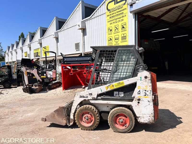 Mini-chargeuse Bobcat 463 - 2001 - 3055 heures - Máy xúc lật: hình 2 Mini-chargeuse Bobcat 463 - 2001 - 3055 heures - Máy xúc lật: hình 2