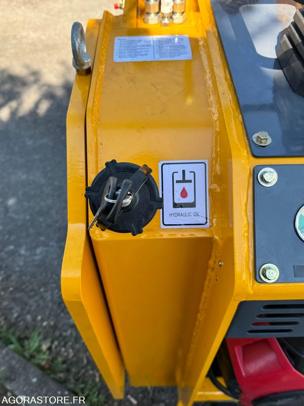 Mini chargeuse porte outils à chenilles moteur Honda 22CV. - Máy xúc lật mini bánh xích: hình 5 Mini chargeuse porte outils à chenilles moteur Honda 22CV. - Máy xúc lật mini bánh xích: hình 5