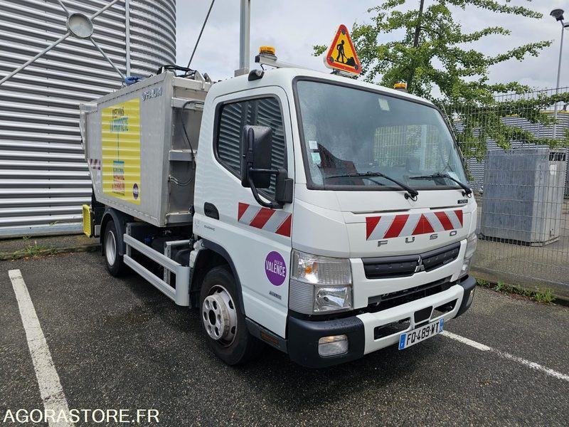 Mitsubishi Canter Fuso 7C15 - FQ489WT - 2020 - 10747 kms - Xe tải chở rác: hình 2 Mitsubishi Canter Fuso 7C15 - FQ489WT - 2020 - 10747 kms - Xe tải chở rác: hình 2