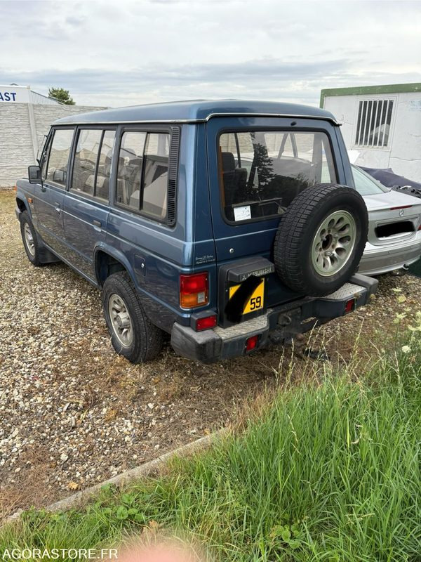 SUV Mitsubishi Pajero v6: hình 7