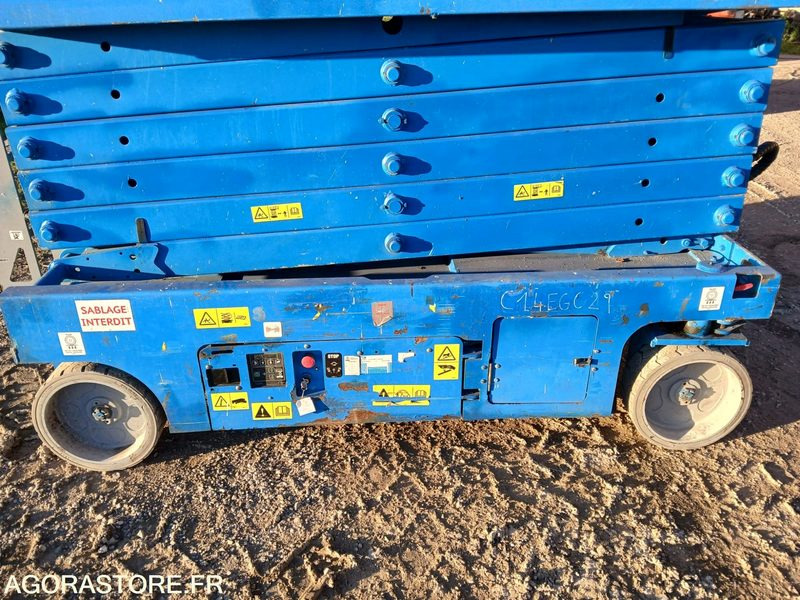 Nacelle ciseaux électrique 14M Genie GS 4047 - Nền bục trên không: hình 5 Nacelle ciseaux électrique 14M Genie GS 4047 - Nền bục trên không: hình 5