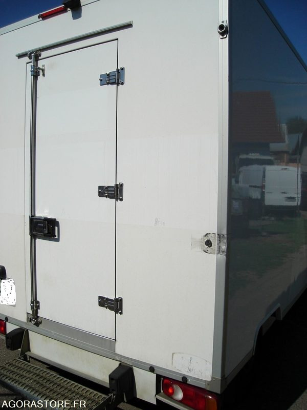 OPEL VIVARO FRIGORIFIQUE - 2017 - 159600KM - Xe van đông lạnh: hình 3 OPEL VIVARO FRIGORIFIQUE - 2017 - 159600KM - Xe van đông lạnh: hình 3