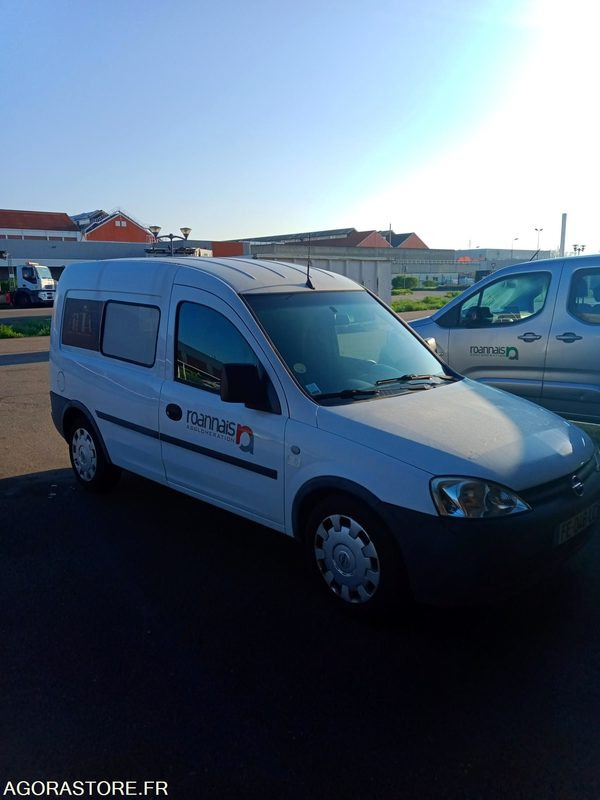 Opel Combo - Xe van nhỏ gọn: hình 2 Opel Combo - Xe van nhỏ gọn: hình 2
