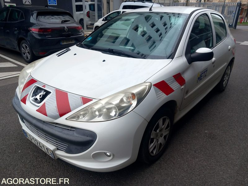 PEUGEOT 206+ 1.4i 73 cv - bon état - 103 800 km - SANS CT - CJ-124-LC - Xe hơi: hình 1 PEUGEOT 206+ 1.4i 73 cv - bon état - 103 800 km - SANS CT - CJ-124-LC - Xe hơi: hình 1