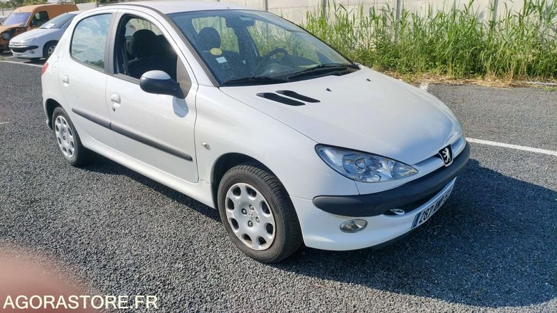 PEUGEOT 206 - 2005 - 101058kms - Xe hơi: hình 1 PEUGEOT 206 - 2005 - 101058kms - Xe hơi: hình 1