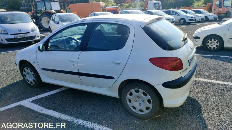 PEUGEOT 206 - 2005 - 127168kms - Xe hơi: hình 3 PEUGEOT 206 - 2005 - 127168kms - Xe hơi: hình 3