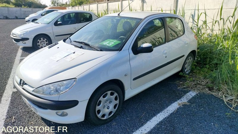 PEUGEOT 206 - 2005 - 127168kms - Xe hơi: hình 1 PEUGEOT 206 - 2005 - 127168kms - Xe hơi: hình 1