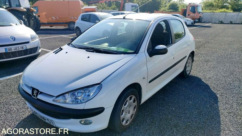 PEUGEOT 206 - 2005 - 142538kms - Xe hơi: hình 2 PEUGEOT 206 - 2005 - 142538kms - Xe hơi: hình 2