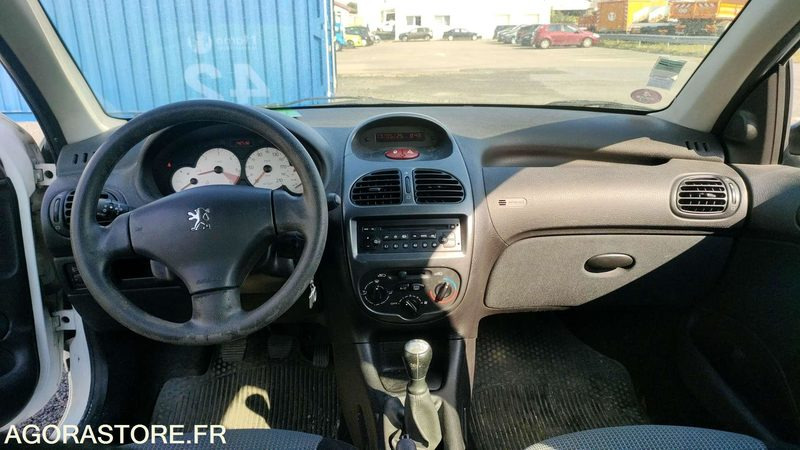 PEUGEOT 206 - 2005 - 142538kms - Xe hơi: hình 5 PEUGEOT 206 - 2005 - 142538kms - Xe hơi: hình 5