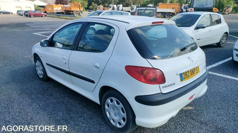 PEUGEOT 206 - 2005 -175624kms - Xe hơi: hình 3 PEUGEOT 206 - 2005 -175624kms - Xe hơi: hình 3