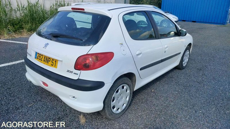 PEUGEOT 206 - 2005 -175624kms - Xe hơi: hình 4 PEUGEOT 206 - 2005 -175624kms - Xe hơi: hình 4