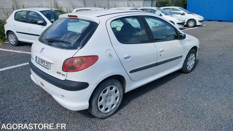 PEUGEOT 206 - 2005 - 209619kms - Xe hơi: hình 4 PEUGEOT 206 - 2005 - 209619kms - Xe hơi: hình 4