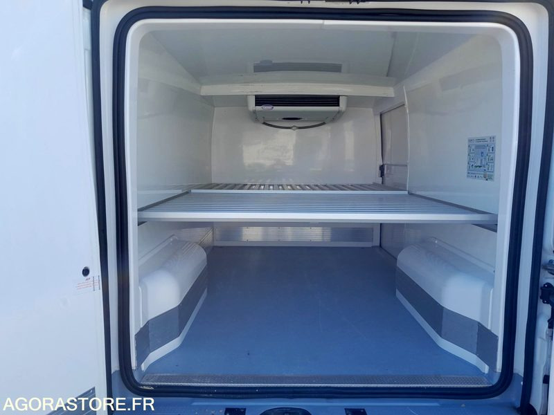 PEUGEOT BOXER FRIGORIFIQUE - 2021 - 26748 km - Xe van đông lạnh: hình 4 PEUGEOT BOXER FRIGORIFIQUE - 2021 - 26748 km - Xe van đông lạnh: hình 4