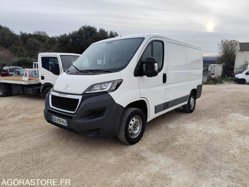 PEUGEOT BOXER L1H1 2.0 BlueHDi 110CH - 2017 - 239000KMS - Xe van nhỏ gọn: hình 4 PEUGEOT BOXER L1H1 2.0 BlueHDi 110CH - 2017 - 239000KMS - Xe van nhỏ gọn: hình 4