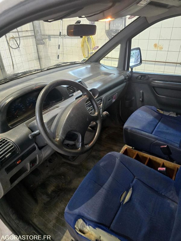 PEUGEOT EXPERT - Xe van nhỏ gọn: hình 2 PEUGEOT EXPERT - Xe van nhỏ gọn: hình 2