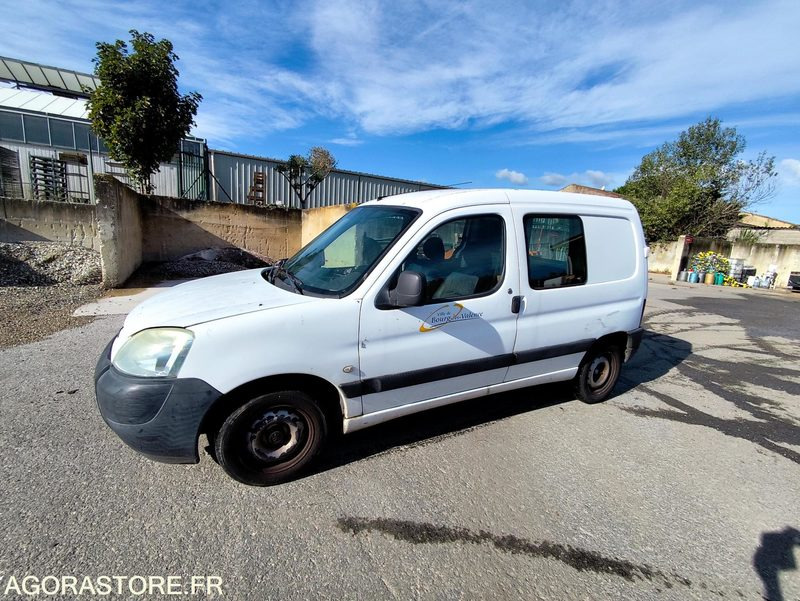 PEUGEOT PARTNER 1.4 ESSENCE NON ROULANT 214 615 KMS DU 03 JANVIER 2007 - Xe van nhỏ gọn: hình 2 PEUGEOT PARTNER 1.4 ESSENCE NON ROULANT 214 615 KMS DU 03 JANVIER 2007 - Xe van nhỏ gọn: hình 2