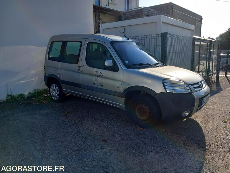 PEUGEOT PARTNER 131688kms 2005 - Xe van nhỏ gọn: hình 2 PEUGEOT PARTNER 131688kms 2005 - Xe van nhỏ gọn: hình 2
