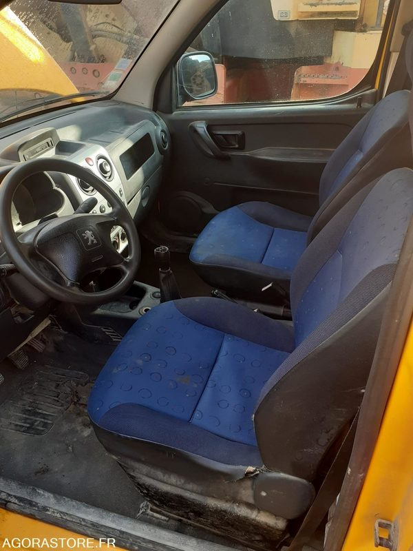 PEUGEOT PARTNER - 2005 / 360412KM (VCM11345) - Xe van nhỏ gọn: hình 5 PEUGEOT PARTNER - 2005 / 360412KM (VCM11345) - Xe van nhỏ gọn: hình 5