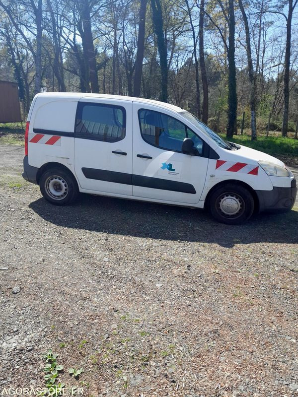 PEUGEOT Partner - 242795km - 2010 - Xe van nhỏ gọn: hình 2 PEUGEOT Partner - 242795km - 2010 - Xe van nhỏ gọn: hình 2