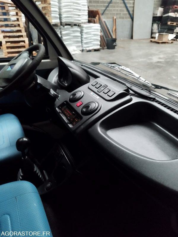 PIAGGIO PORTER - Xe ben nhỏ: hình 5 PIAGGIO PORTER - Xe ben nhỏ: hình 5