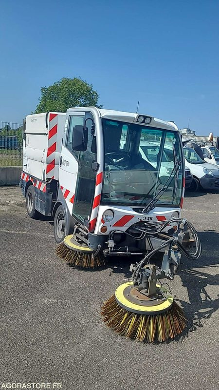 PRO 154 - CITYCAT 2020 - 47019KM - 2010 - Trang thiết bị vườn: hình 2 PRO 154 - CITYCAT 2020 - 47019KM - 2010 - Trang thiết bị vườn: hình 2