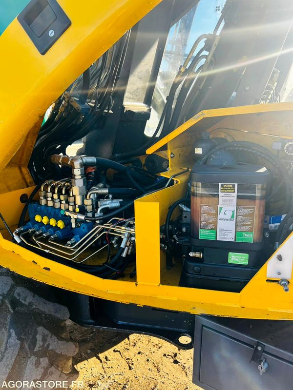 Pelle Mecalac 12MXT - 2004 - 4523 HEURES - Máy xúc: hình 4 Pelle Mecalac 12MXT - 2004 - 4523 HEURES - Máy xúc: hình 4