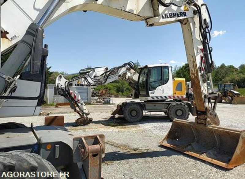 Pelle à pneus Liebherr A914 - 2014 / 11357 HEURES (ML478) - Máy xúc: hình 4 Pelle à pneus Liebherr A914 - 2014 / 11357 HEURES (ML478) - Máy xúc: hình 4