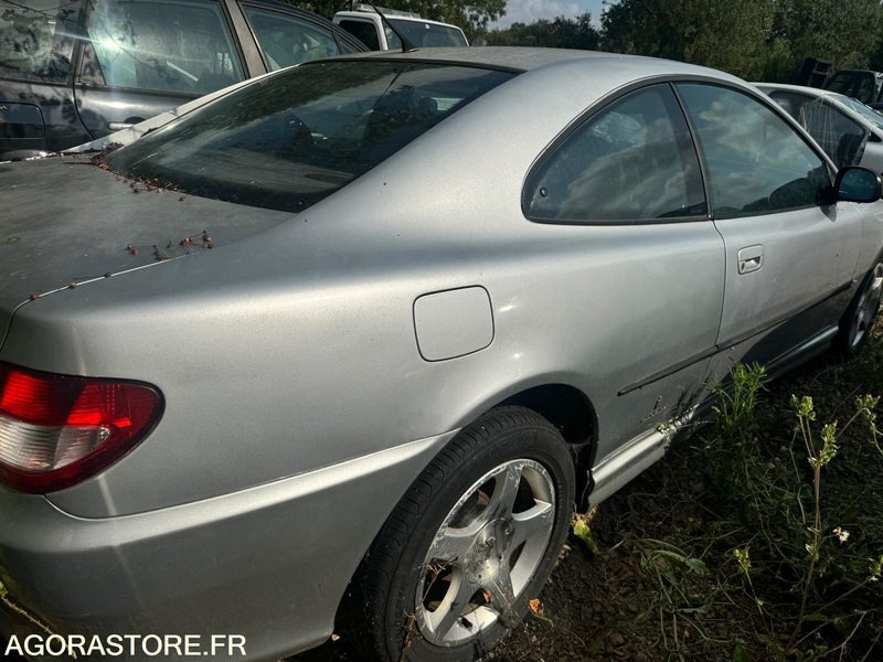Peugeot 406 Coupé Phase 2 - 2.2 HDI - 271 000 Km - Xe hơi: hình 4 Peugeot 406 Coupé Phase 2 - 2.2 HDI - 271 000 Km - Xe hơi: hình 4