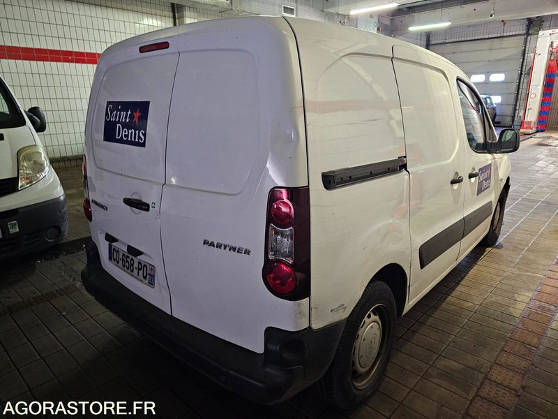 Peugeot Partner - 2013 - 91134kms - CQ 658 PQ - Xe van nhỏ gọn: hình 2 Peugeot Partner - 2013 - 91134kms - CQ 658 PQ - Xe van nhỏ gọn: hình 2